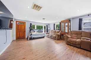 25 Dounetos St, West Warwick, RI 02893 - Photo 8
