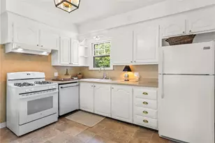 135 Olney Ave, North Providence, RI 02911 - Photo 22