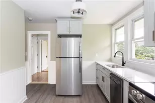 439 Broadway St, Newport, RI 02840 - Photo 12