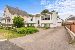 33 Cobb St, East Providence, RI 02914 - Photo 2