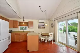 24 Redwood Dr, Narragansett, RI 02882 - Photo 8