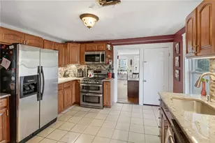78 Cedar St, Johnston, RI 02919 - Photo 12