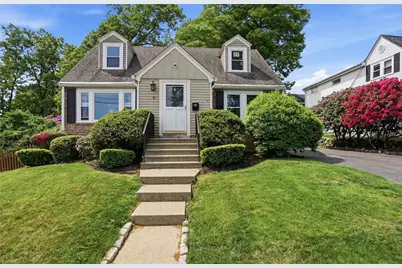 9 West Street, North Providence, RI 02904 - Photo 2