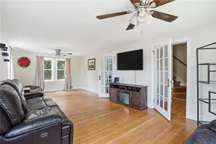9 West St, North Providence, RI 02904 - Photo 16