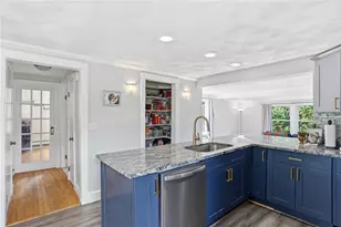 9 West St, North Providence, RI 02904 - Photo 6