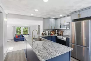 9 West St, North Providence, RI 02904 - Photo 4