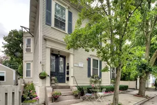 32 School St, Newport, RI 02840 - Photo 2