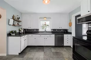 25 Farm St, Cranston, RI 02920 - Photo 10