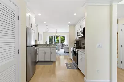 61 Clinton Street #C, Newport, RI 02840 - Photo 6