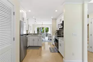 61 Clinton St, Newport, RI 02840 - Photo 6