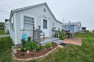 854 Matunuck Beach Rd, South Kingstown, RI 02879 - Photo 2