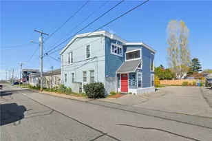 33 Halsey St, Newport, RI 02840 - Photo 1