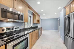 27 Shadow Farm Way Way, South Kingstown, RI 02879 - Photo 8