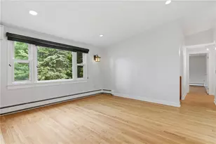 8 Ledgemont Dr, Lincoln, RI 02865 - Photo 4