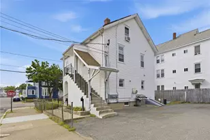 46 Lilac St, Pawtucket, RI 02860 - Photo 2