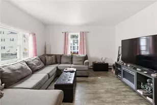 46 Lilac St, Pawtucket, RI 02860 - Photo 4