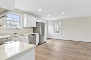 24 Blackburn St, Warwick, RI 02886 - Photo 6