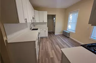28 Carver St, Pawtucket, RI 02860 - Photo 6