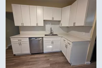 28 Carver Street, Pawtucket, RI 02860 - Photo 4
