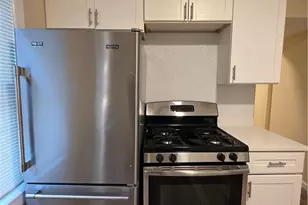 28 Carver St, Pawtucket, RI 02860 - Photo 4