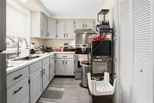 370 Montgomery Ave, Cranston, RI 02905 - Photo 18