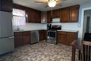 7 Bella Ave, Pawtucket, RI 02861 - Photo 4