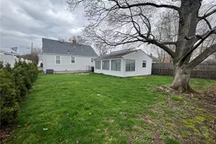 7 Bella Ave, Pawtucket, RI 02861 - Photo 14