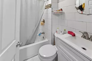 8 Arlington Ave, Cranston, RI 02920 - Photo 6
