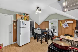 8 Arlington Ave, Cranston, RI 02920 - Photo 12