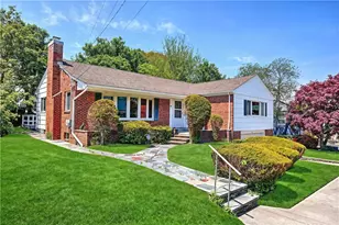 25 Brookway Rd, Providence, RI 02906 - Photo 2