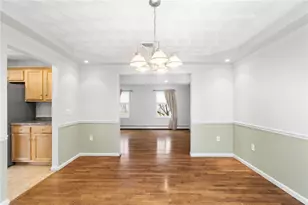 25 Plaza St, Cranston, RI 02920 - Photo 10