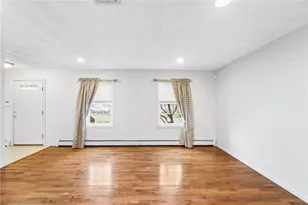 25 Plaza St, Cranston, RI 02920 - Photo 8
