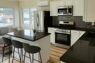 460 Smithfield Ave, Pawtucket, RI 02860 - Photo 4