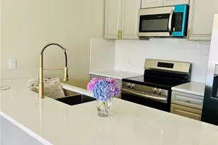 460 Smithfield Ave, Pawtucket, RI 02860 - Photo 12