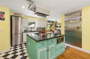 34 Terrace Dr, East Greenwich, RI 02818 - Photo 10