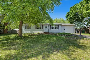 25 Walker Rd, Warwick, RI 02889 - Photo 2