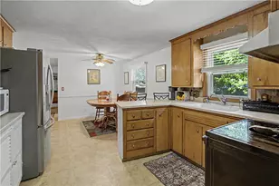 25 Walker Rd, Warwick, RI 02889 - Photo 10