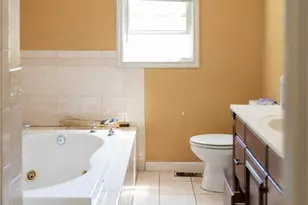 1015 Atwood Ave, Johnston, RI 02919 - Photo 10