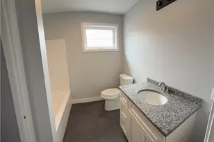 124 Birch Swamp Rd, Warren, RI 02885 - Photo 4