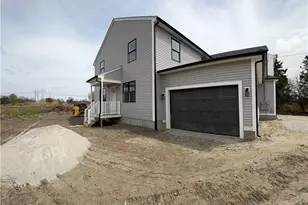 124 Birch Swamp Rd, Warren, RI 02885 - Photo 2