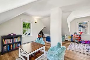 1061 Narragansett Blvd, Cranston, RI 02905 - Photo 30