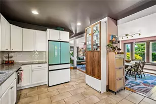 1061 Narragansett Blvd, Cranston, RI 02905 - Photo 18