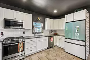 1061 Narragansett Blvd, Cranston, RI 02905 - Photo 16