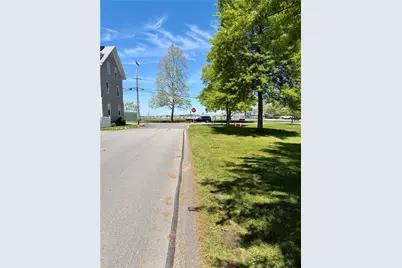 3 Clinton Street #A, Newport, RI 02840 - Photo 10
