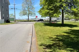 3 Clinton St, Newport, RI 02840 - Photo 10