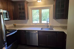 21 Sterling Dr, Tiverton, RI 02878 - Photo 4