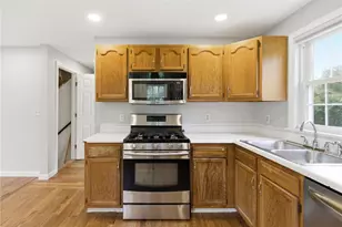 49 Harvest Rd, Middletown, RI 02842 - Photo 10