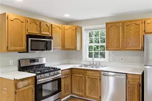 49 Harvest Rd, Middletown, RI 02842 - Photo 6