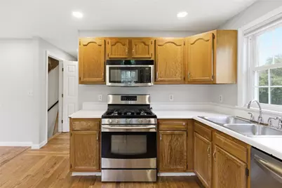 49 Harvest Road, Middletown, RI 02842 - Photo 10