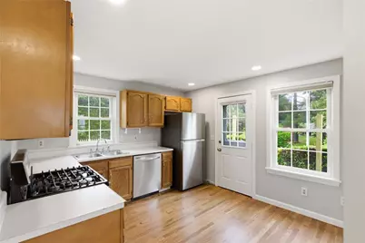 49 Harvest Road, Middletown, RI 02842 - Photo 8